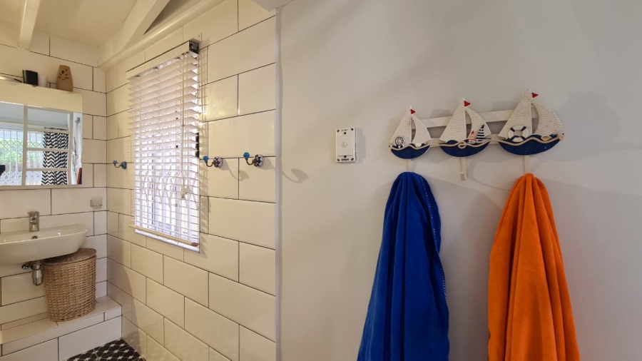 5 Bedroom Property for Sale in Kenton On Sea Eastern Cape